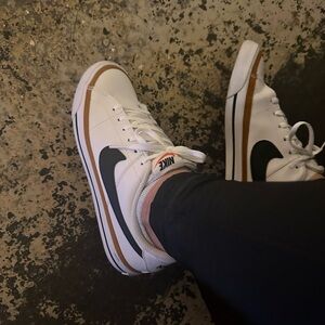 Nike Court Legacy shoes 
Big kids size 7/ women’s 8.5